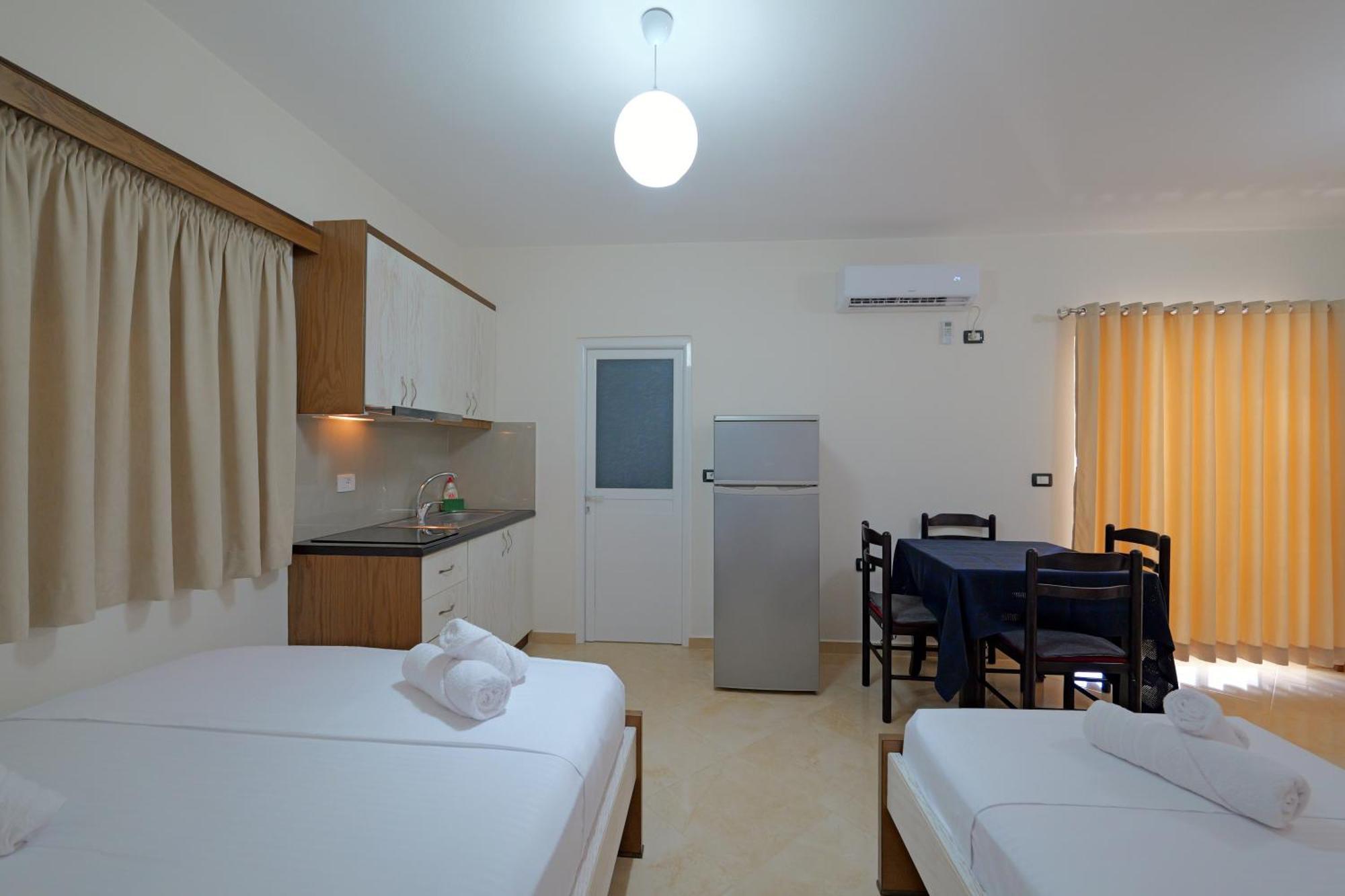 Livia'S Guesthouse クサミル エクステリア 写真