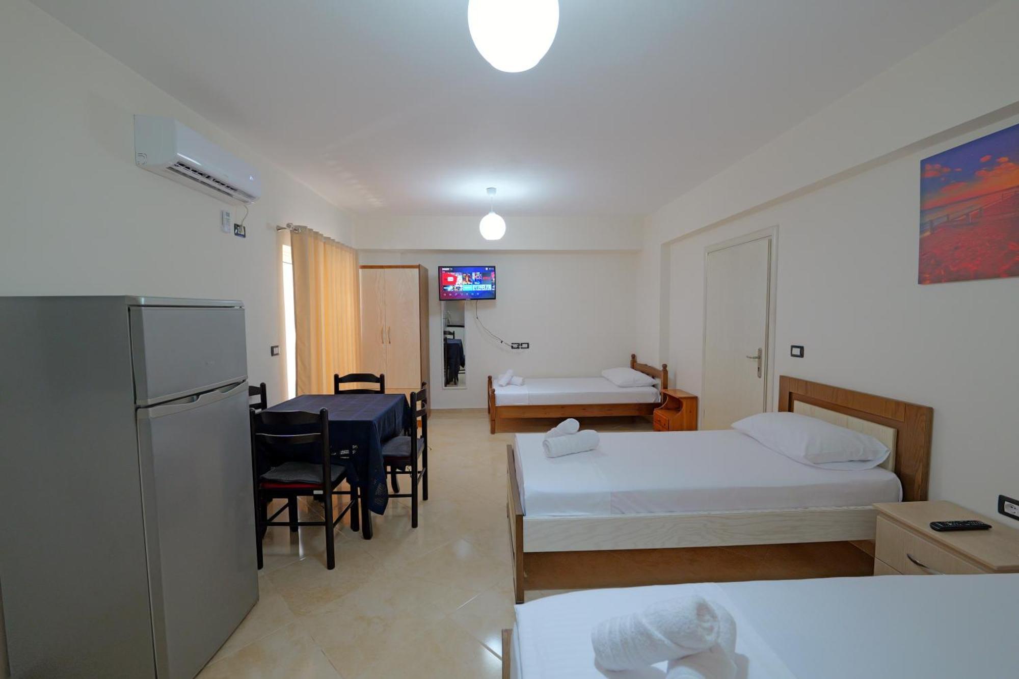 Livia'S Guesthouse クサミル エクステリア 写真