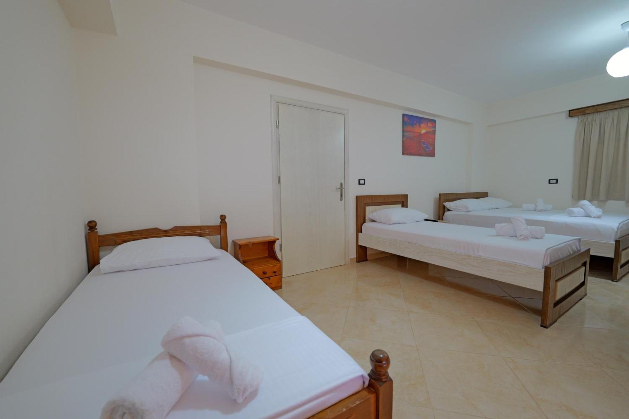 Livia'S Guesthouse クサミル エクステリア 写真